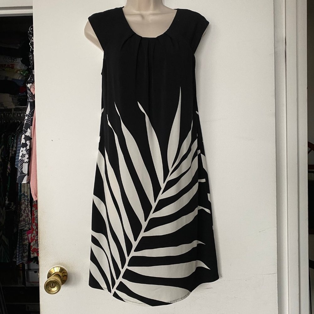 London Times Black & White Palm Print Jersey Dress